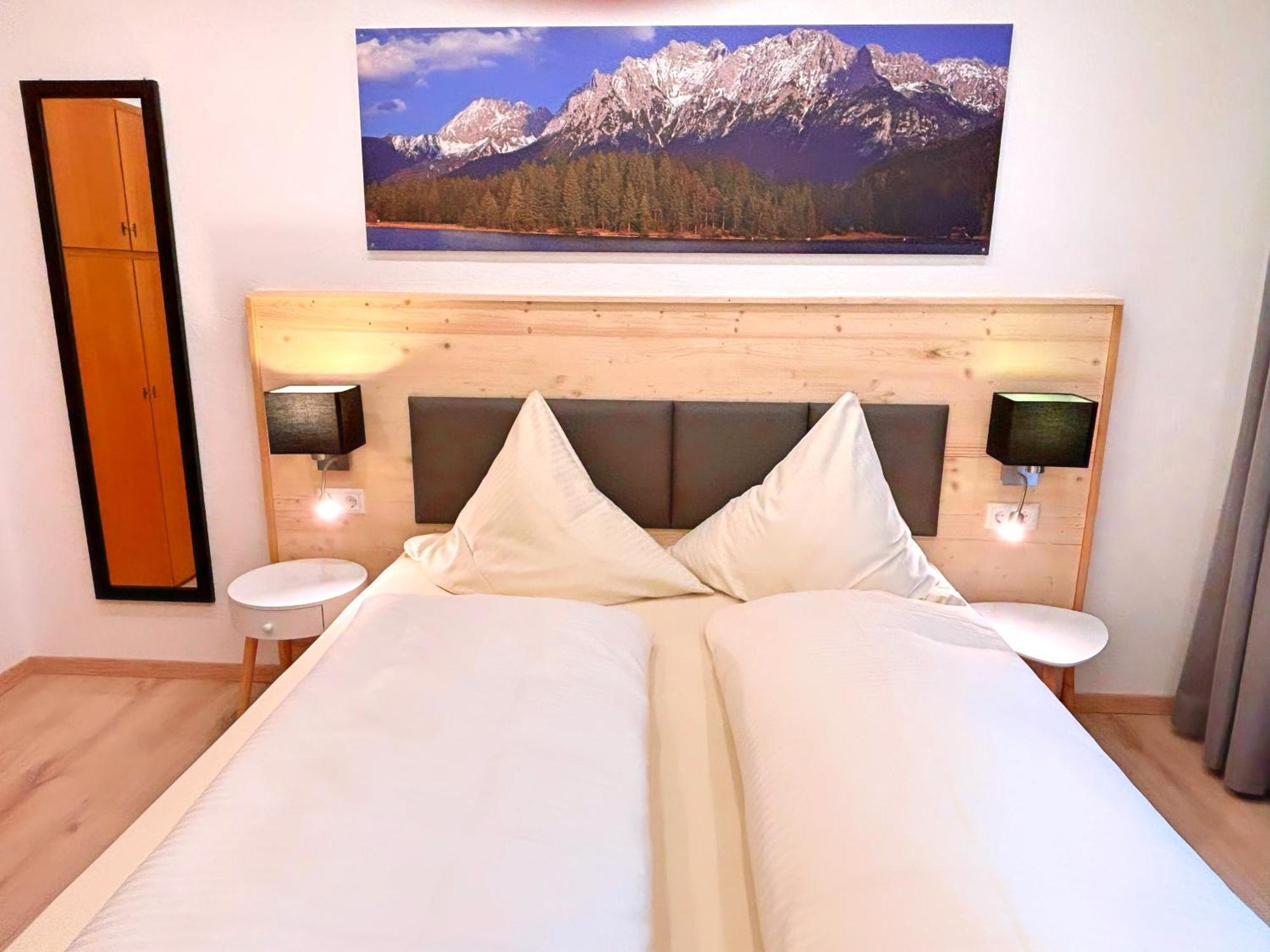 Pension Bavaria Mittenwald Exterior photo
