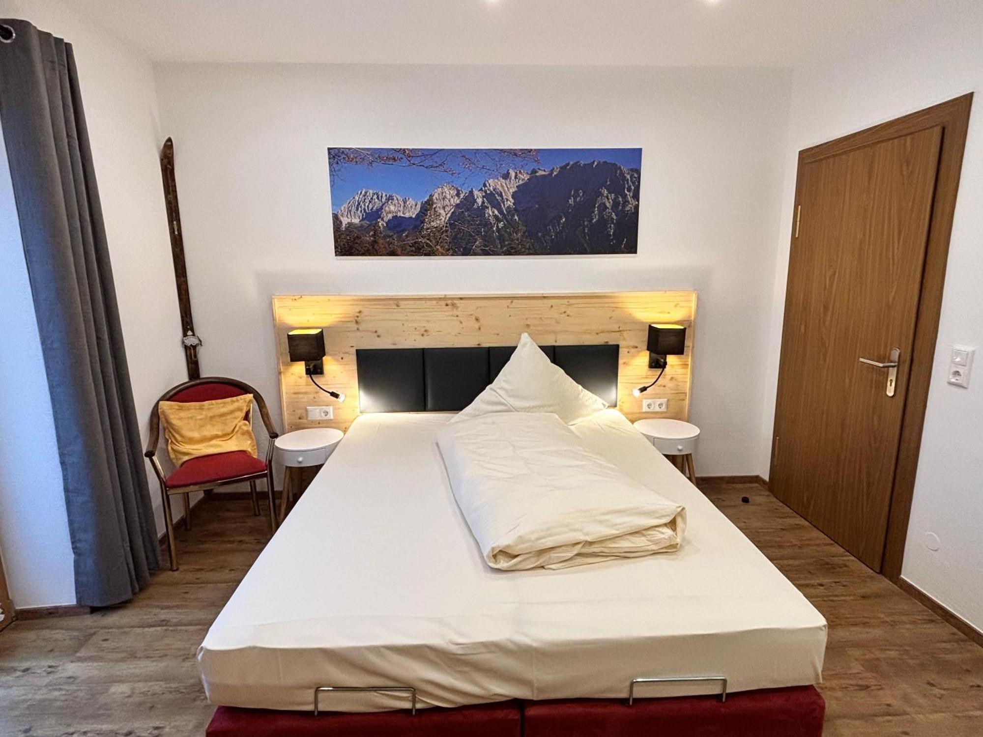 Pension Bavaria Mittenwald Exterior photo