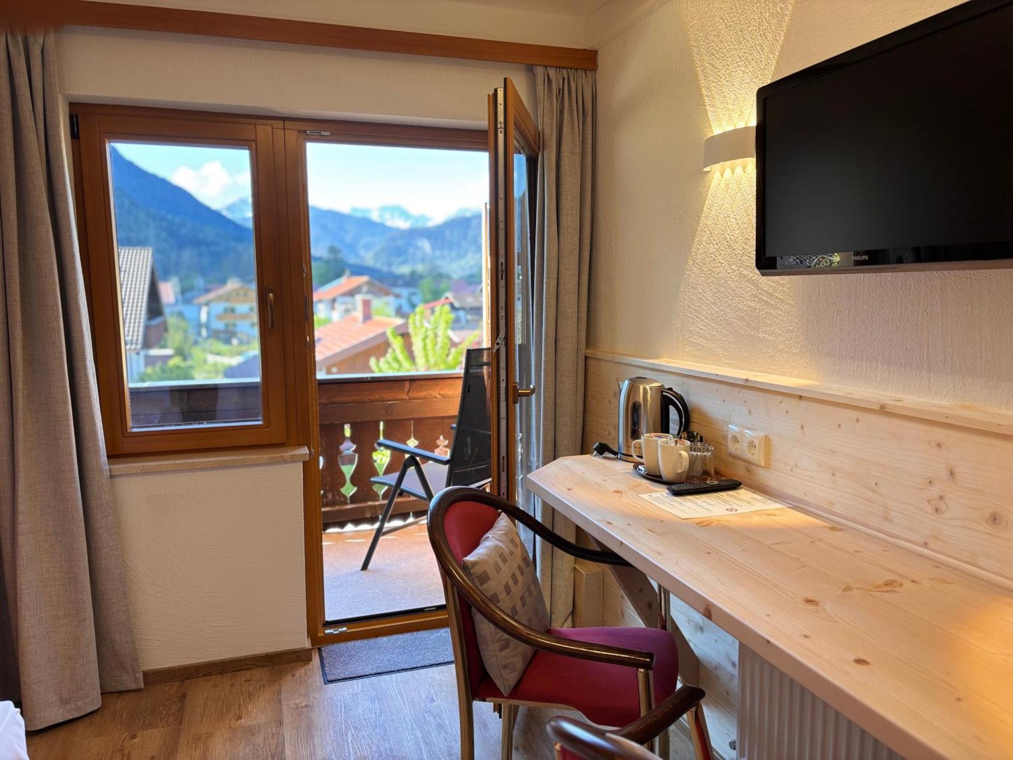 Pension Bavaria Mittenwald Exterior photo