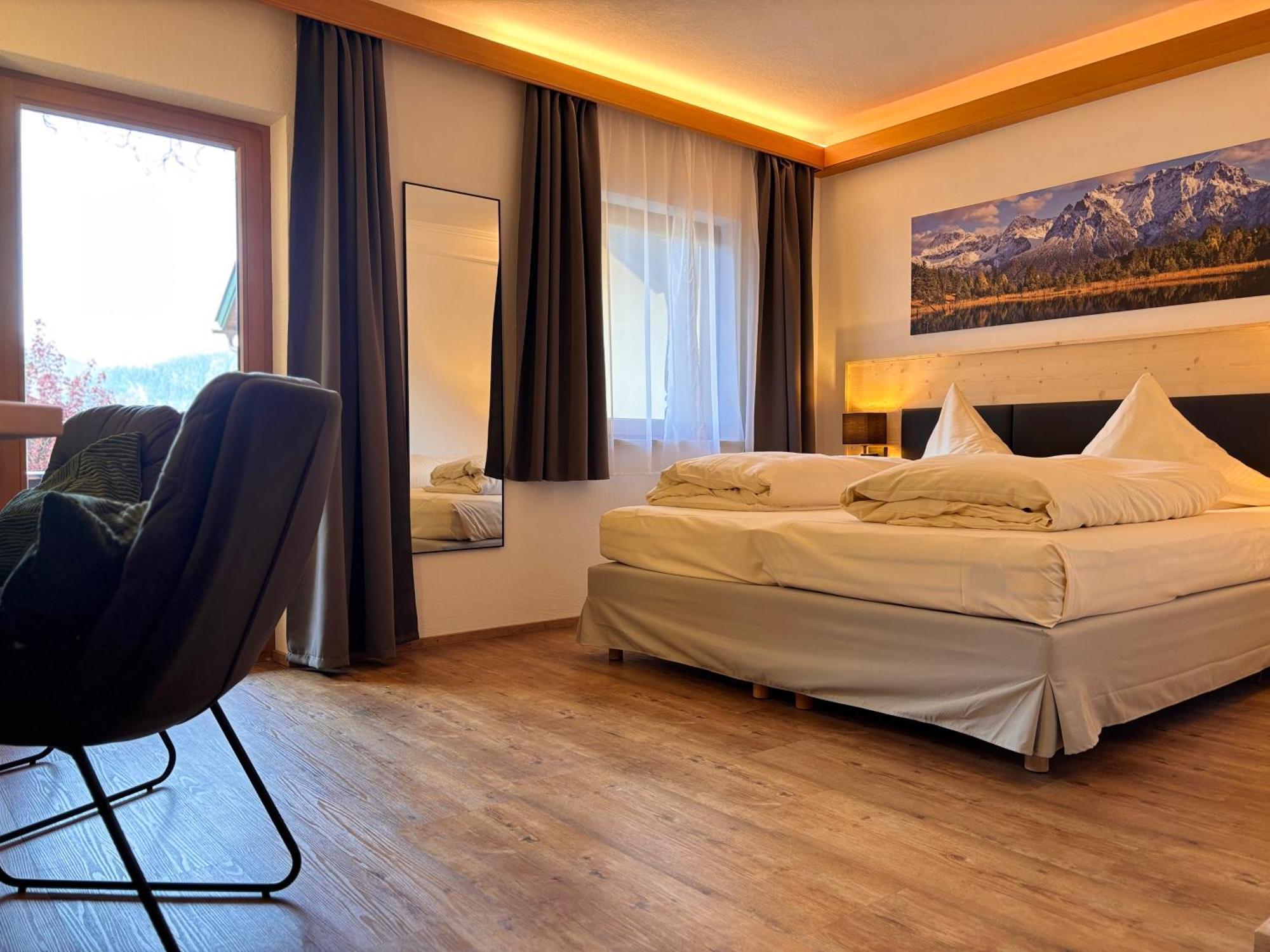 Pension Bavaria Mittenwald Exterior photo